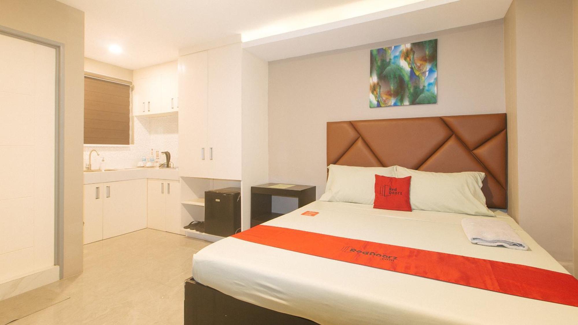 Reddoorz Plus At Seventy Five Inn Near Manila Airport Paranaque City エクステリア 写真