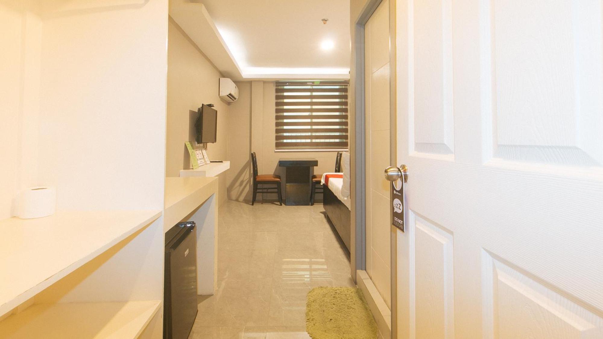 Reddoorz Plus At Seventy Five Inn Near Manila Airport Paranaque City エクステリア 写真