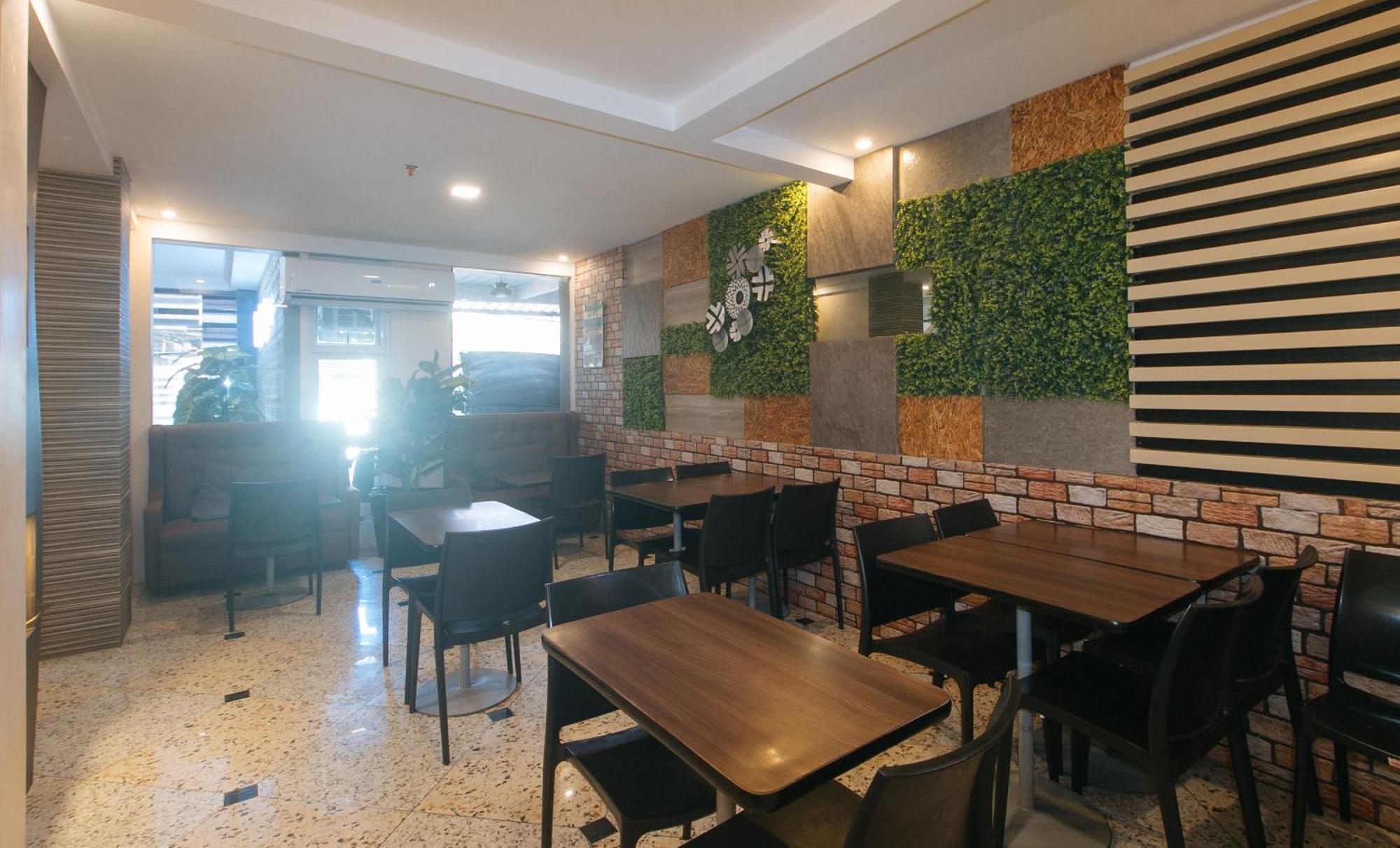 Reddoorz Plus At Seventy Five Inn Near Manila Airport Paranaque City エクステリア 写真
