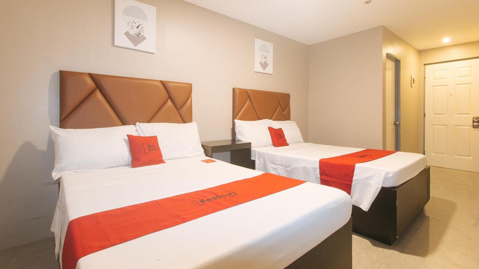 Reddoorz Plus At Seventy Five Inn Near Manila Airport Paranaque City エクステリア 写真