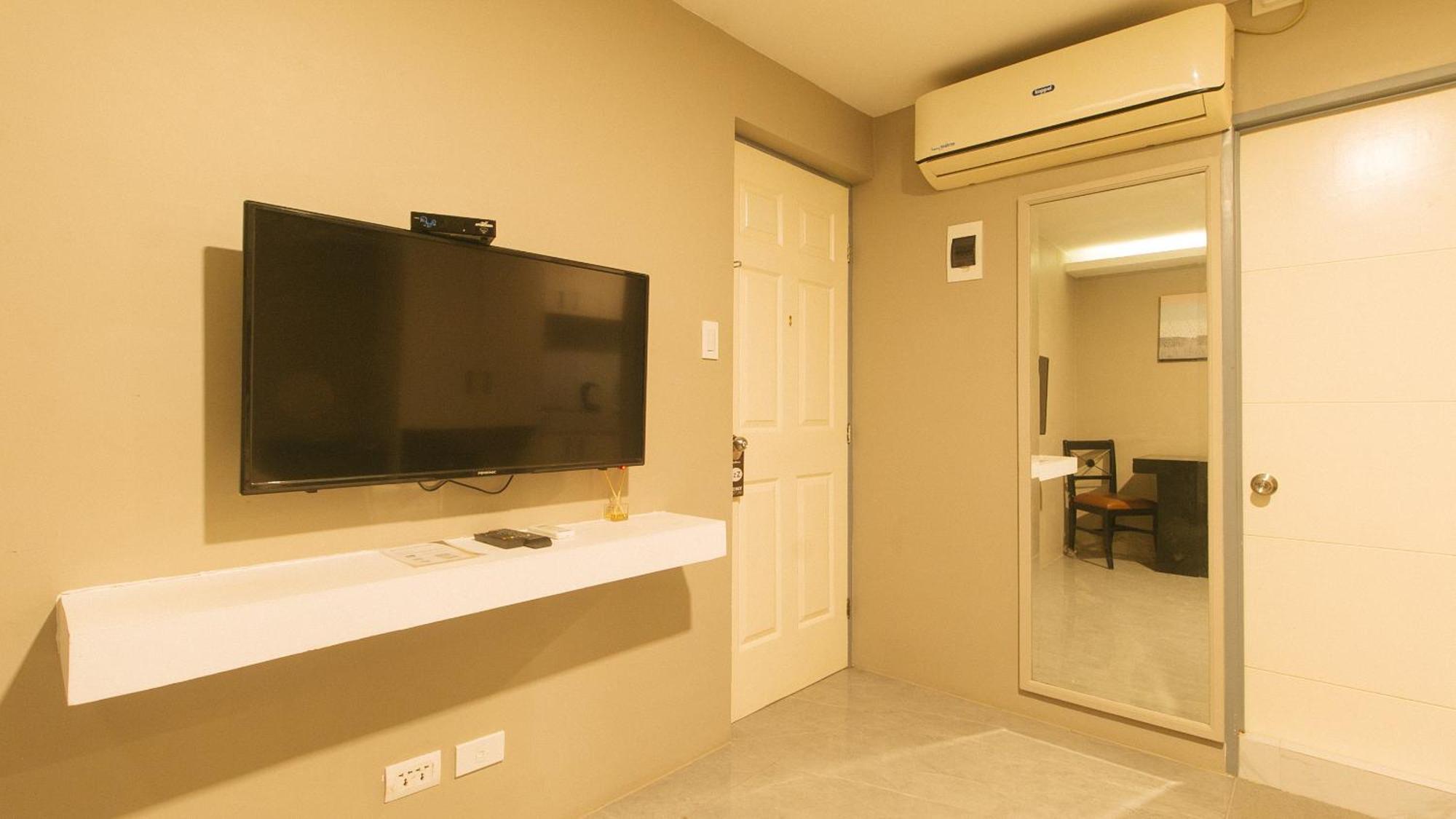Reddoorz Plus At Seventy Five Inn Near Manila Airport Paranaque City エクステリア 写真