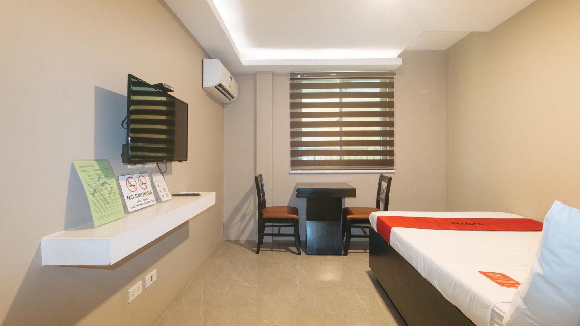 Reddoorz Plus At Seventy Five Inn Near Manila Airport Paranaque City エクステリア 写真