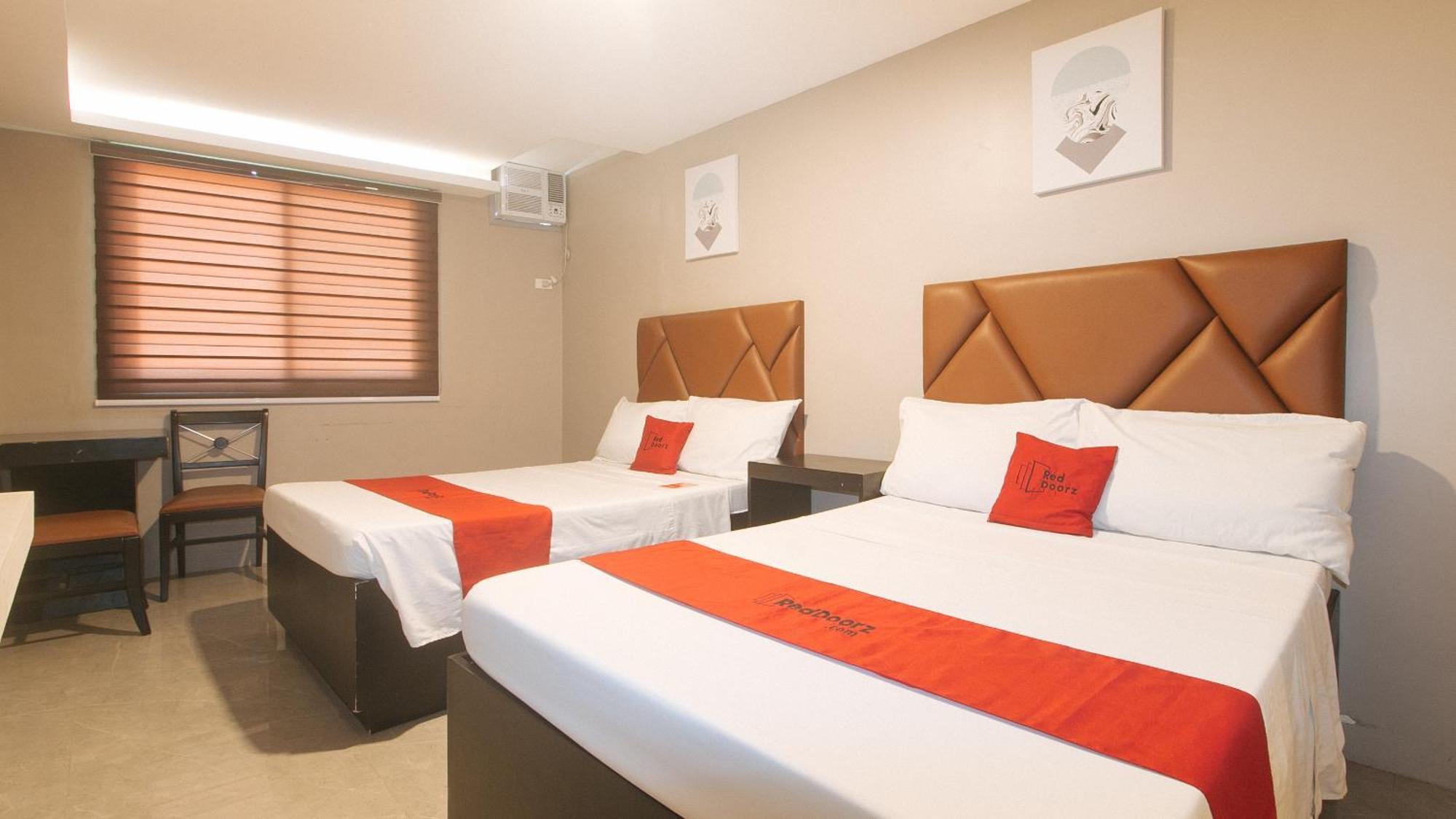 Reddoorz Plus At Seventy Five Inn Near Manila Airport Paranaque City エクステリア 写真