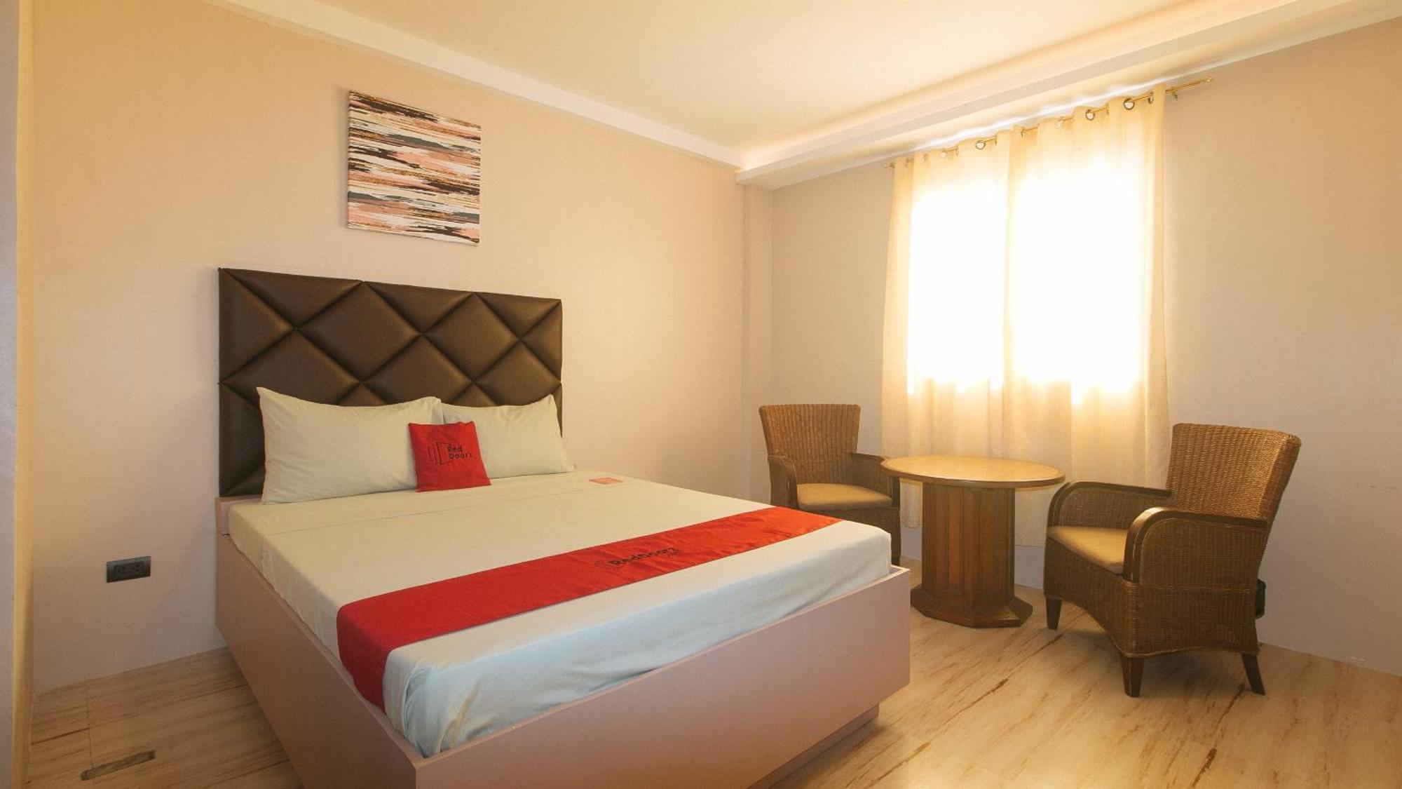 Reddoorz Plus At Seventy Five Inn Near Manila Airport Paranaque City エクステリア 写真