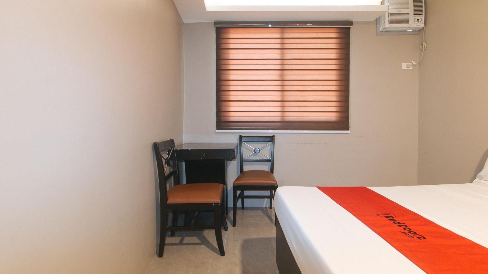 Reddoorz Plus At Seventy Five Inn Near Manila Airport Paranaque City エクステリア 写真