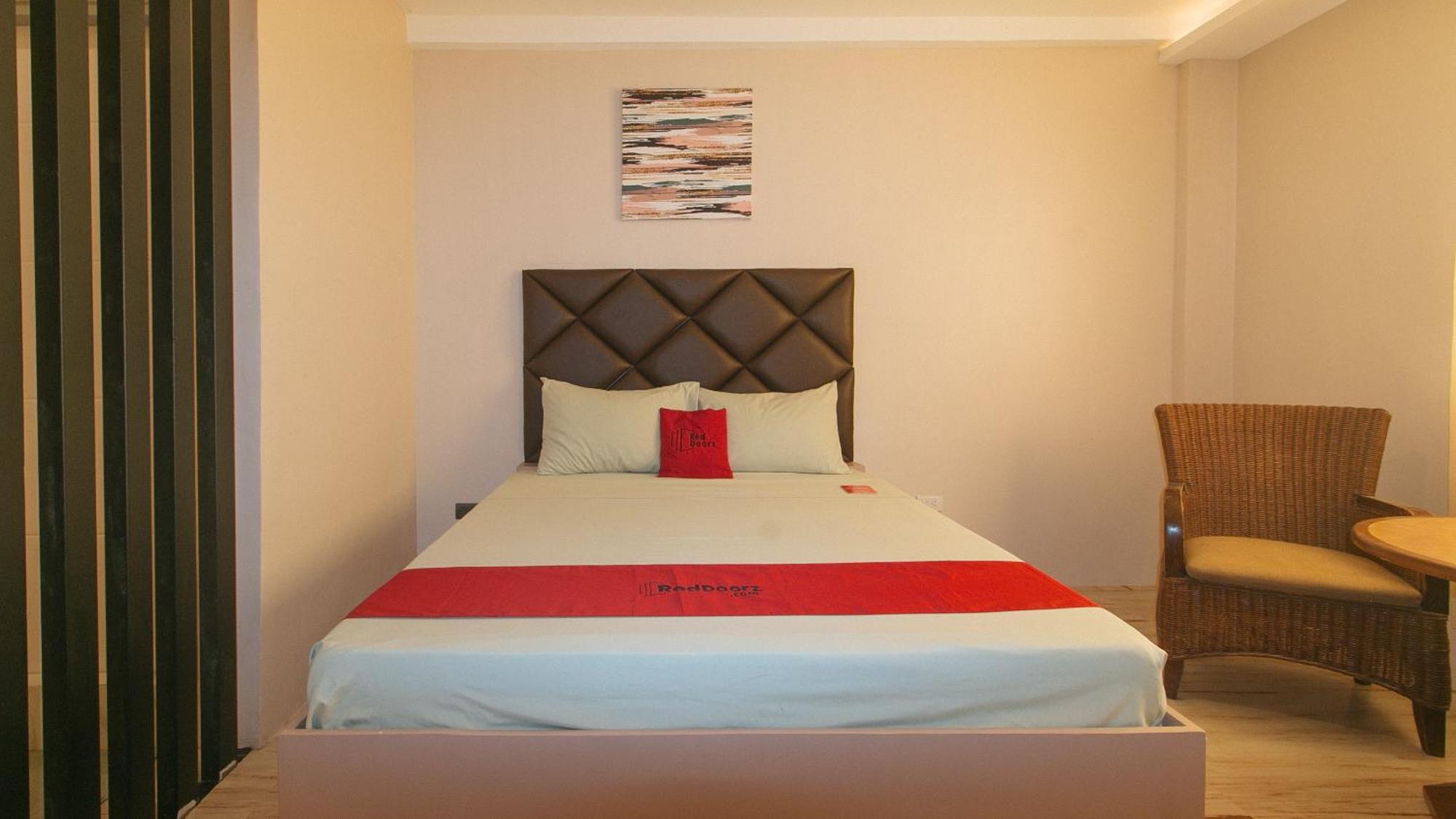 Reddoorz Plus At Seventy Five Inn Near Manila Airport Paranaque City エクステリア 写真