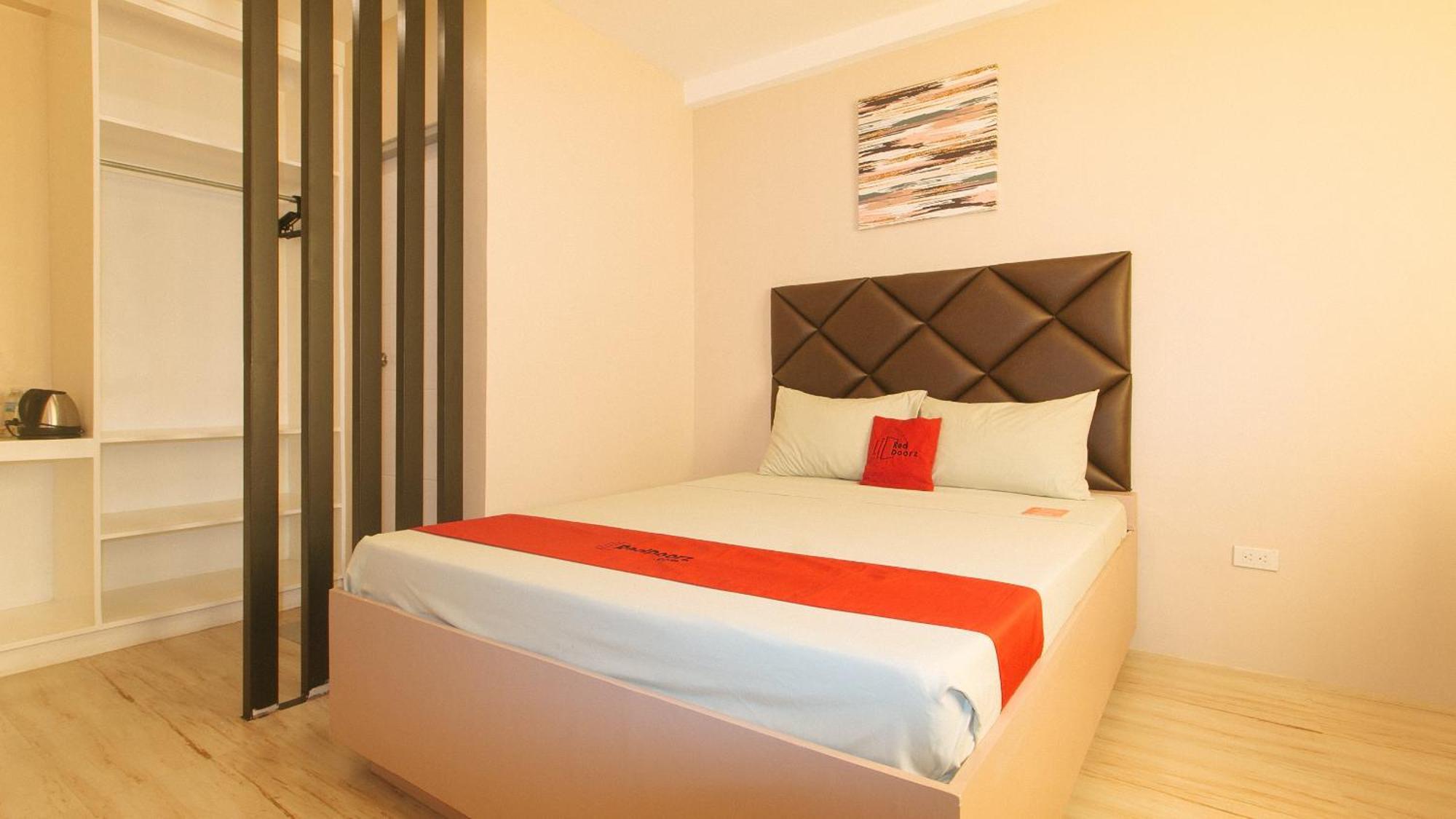 Reddoorz Plus At Seventy Five Inn Near Manila Airport Paranaque City エクステリア 写真