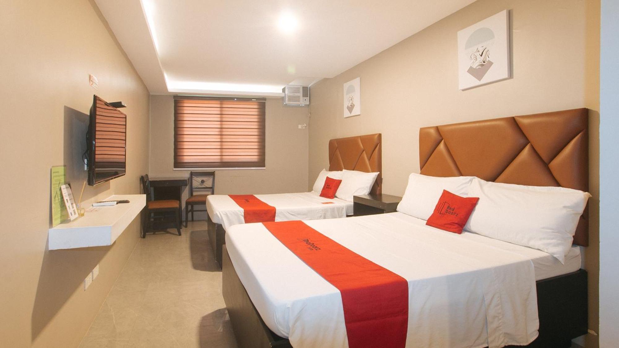 Reddoorz Plus At Seventy Five Inn Near Manila Airport Paranaque City エクステリア 写真