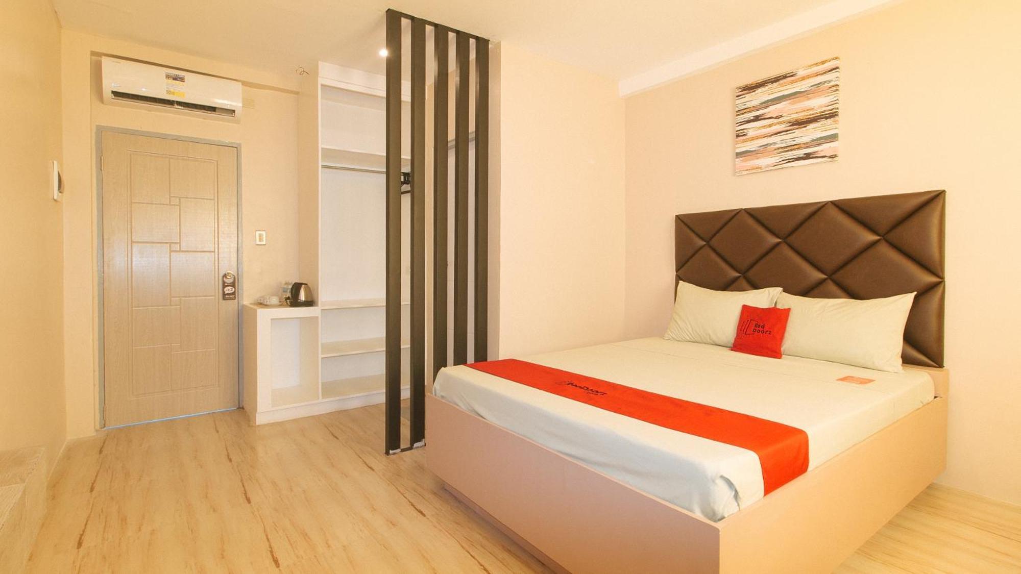 Reddoorz Plus At Seventy Five Inn Near Manila Airport Paranaque City エクステリア 写真