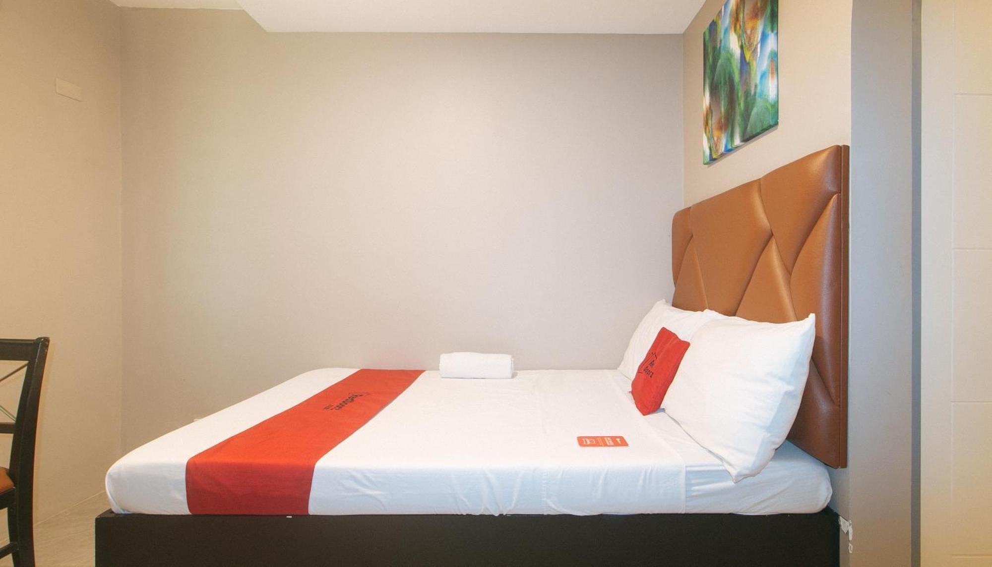Reddoorz Plus At Seventy Five Inn Near Manila Airport Paranaque City エクステリア 写真