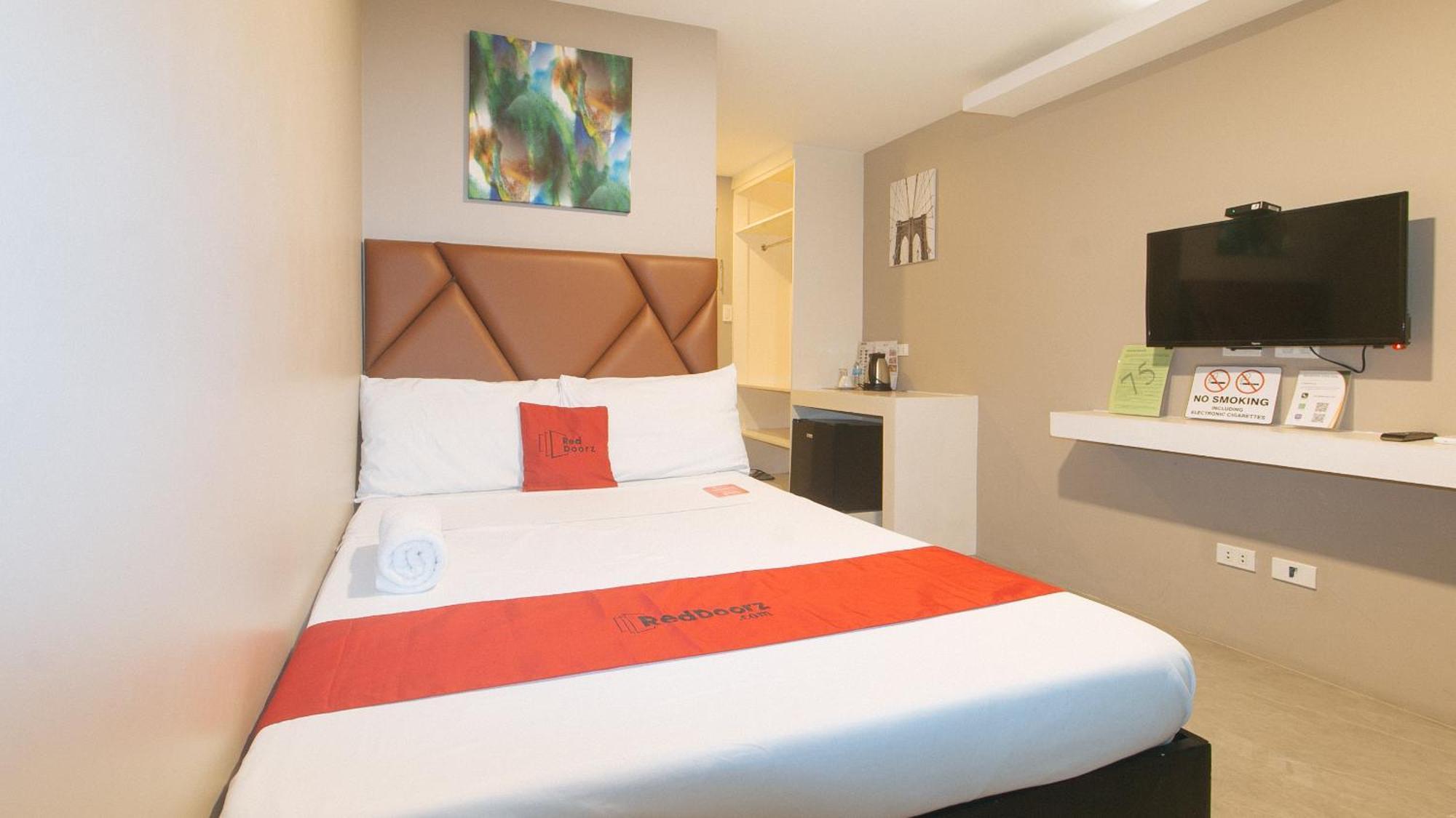 Reddoorz Plus At Seventy Five Inn Near Manila Airport Paranaque City エクステリア 写真