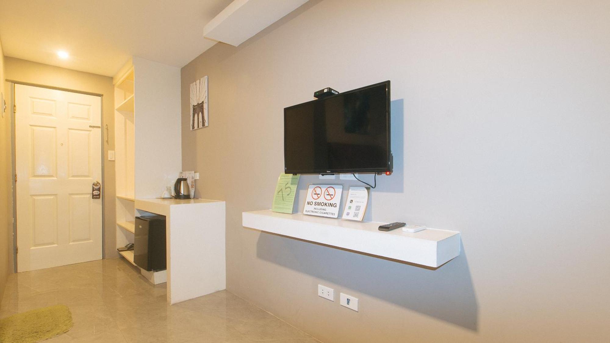 Reddoorz Plus At Seventy Five Inn Near Manila Airport Paranaque City エクステリア 写真