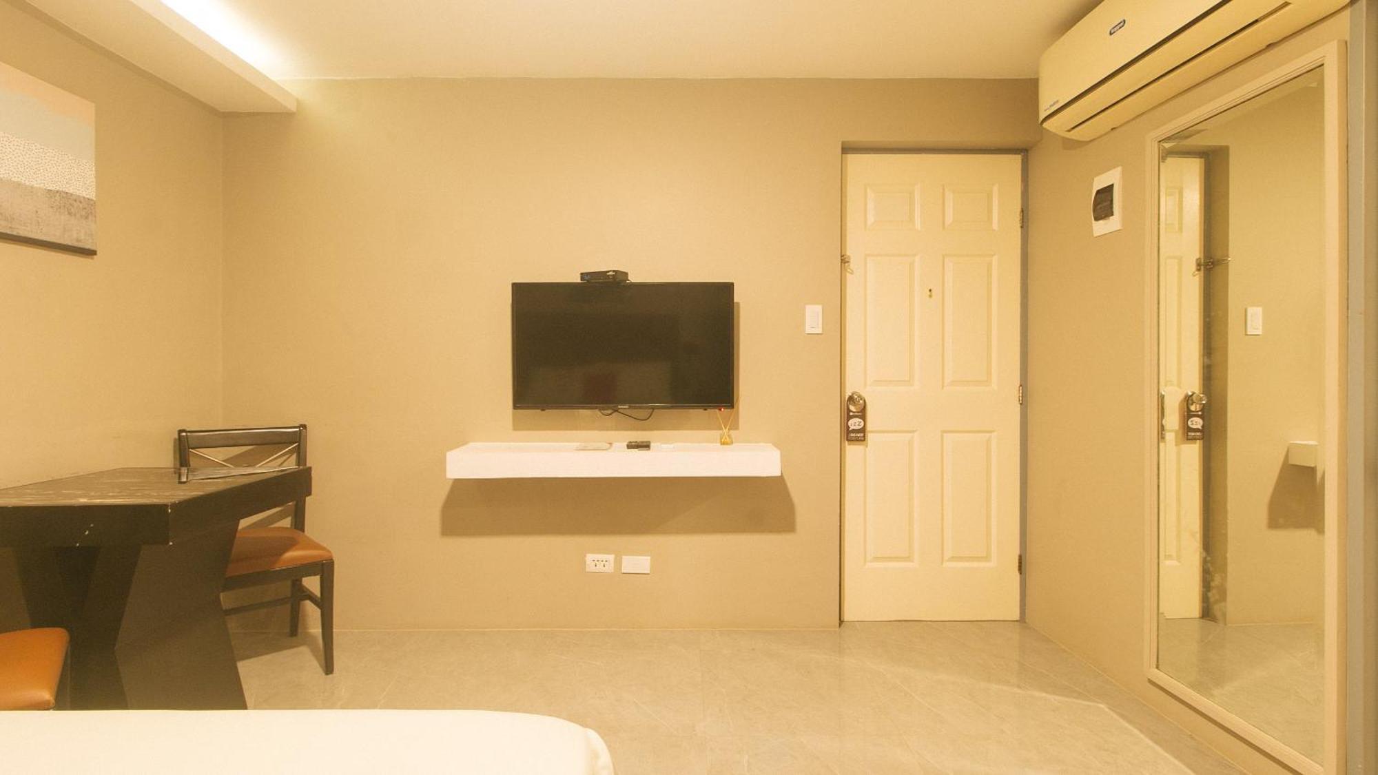 Reddoorz Plus At Seventy Five Inn Near Manila Airport Paranaque City エクステリア 写真